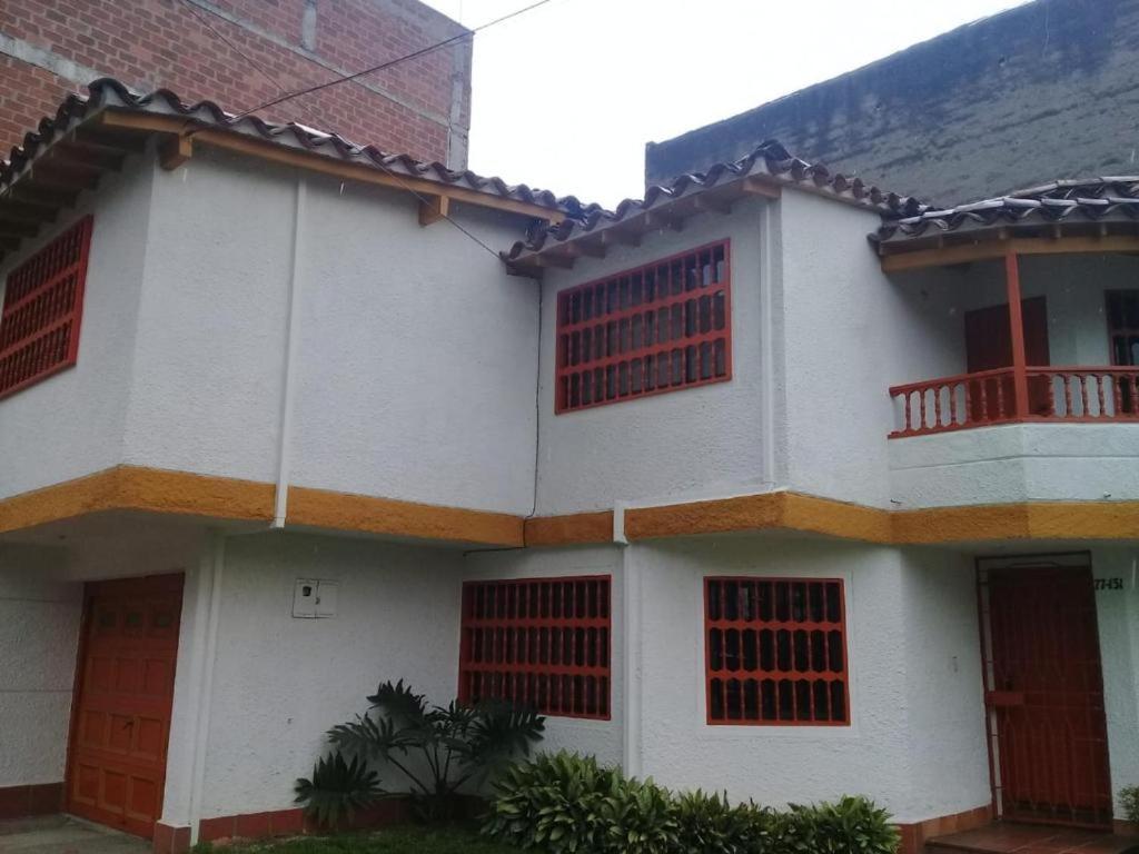 Casa Hotel Palmas Del Estadio 2 Medellín Dış mekan fotoğraf